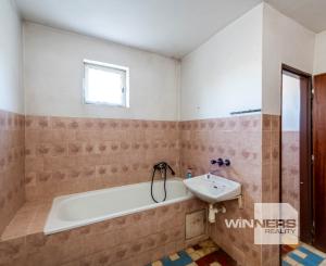 Exkluzívne na predaj rodinný dom v meste Humenné časť Dubník.