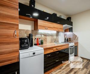 REZERVOVANÉ - Exkluzívne na predaj 4i byt po čiastočnej rekonštrukcií v Banskej Štiavnici