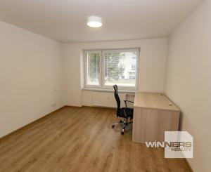 Exkluzívne Vám ponúkame na prenájom 2 izbový byt   v Humennom.