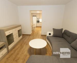 Exkluzívne Vám ponúkame na prenájom 2 izbový byt   v Humennom.