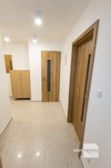 Exkluzívne Vám ponúkame na prenájom 2 izbový byt   v Humennom.