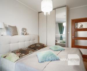 Na predaj vkusne zrekonštruovaný 3-izbový byt s lodžiou na Magurskej ulici v Sásovej, Banská Bystrica