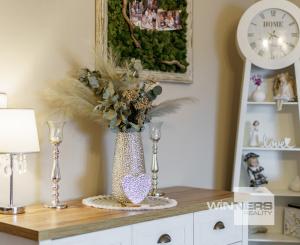 Na predaj vkusne zrekonštruovaný 3-izbový byt s lodžiou na Magurskej ulici v Sásovej, Banská Bystrica