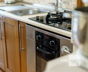 Na predaj vkusne zrekonštruovaný 3-izbový byt s lodžiou na Magurskej ulici v Sásovej, Banská Bystrica