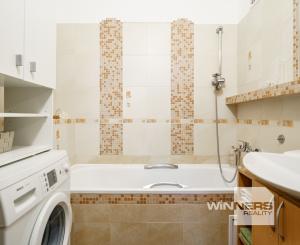 Na predaj vkusne zrekonštruovaný 3-izbový byt s lodžiou na Magurskej ulici v Sásovej, Banská Bystrica