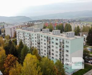 Na predaj vkusne zrekonštruovaný 3-izbový byt s lodžiou na Magurskej ulici v Sásovej, Banská Bystrica