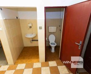 Exkluzívne Vám ponúkame na prenájom  polyfunkčný objekt v Lackovciach