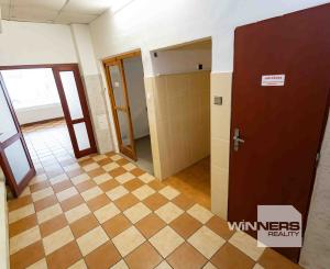 Exkluzívne Vám ponúkame na prenájom  polyfunkčný objekt v Lackovciach