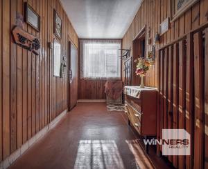 Starší rodinný dom na predaj – tichá lokalita Kravany, blízko Popradu !