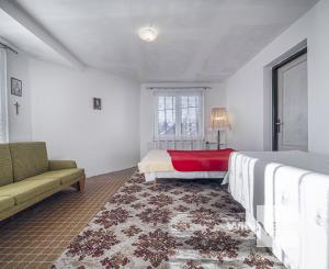 Starší rodinný dom na predaj – tichá lokalita Kravany, blízko Popradu !