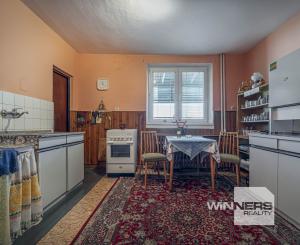 Starší rodinný dom na predaj – tichá lokalita Kravany, blízko Popradu !