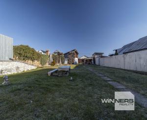 Starší rodinný dom na predaj – tichá lokalita Kravany, blízko Popradu !