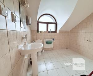 Na prenájom: reprezentatívne komerčné priestory v Čemernom – frekventovaná časť mesta Vranov nad Topľou