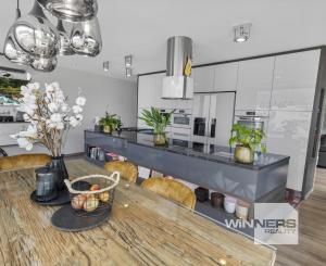 Na predaj moderný rodinný dom, ponúkajúci komfortné a nadštandardné  bývanie