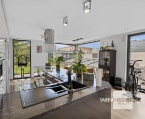 Na predaj moderný rodinný dom, ponúkajúci komfortné a nadštandardné  bývanie