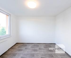 Exkluzívne Vám ponúkame na prenájom  nezariadený 2 izbový byt v Humennom