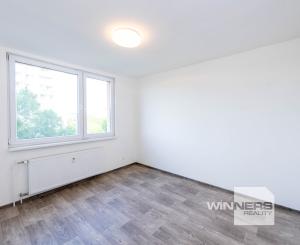 Exkluzívne Vám ponúkame na prenájom  nezariadený 2 izbový byt v Humennom