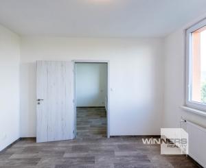 Exkluzívne Vám ponúkame na prenájom  nezariadený 2 izbový byt v Humennom