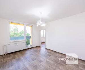 Exkluzívne Vám ponúkame na prenájom  nezariadený 2 izbový byt v Humennom