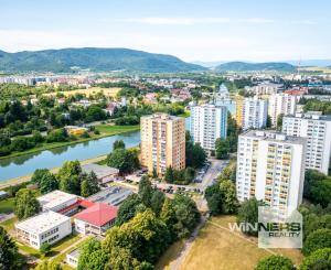 Exkluzívne Vám ponúkame na prenájom  nezariadený 2 izbový byt v Humennom