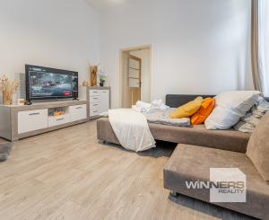 Staromestský 3-izbový byt s vysokými stropmi a parkovaním – centrum Košíc