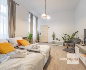 Staromestský 3-izbový byt s vysokými stropmi a parkovaním – centrum Košíc