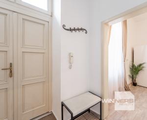 Staromestský 3-izbový byt s vysokými stropmi a parkovaním – centrum Košíc