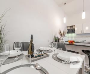 Staromestský 3-izbový byt s vysokými stropmi a parkovaním – centrum Košíc