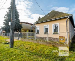 NA PREDAJ: Vidiecky rodinný dom s veľkorysým 50-árovým pozemkom – obec Čierna (okr. Trebišov)