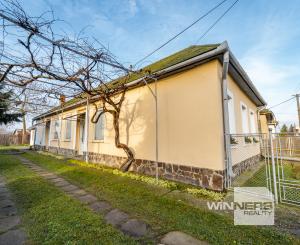 NA PREDAJ: Vidiecky rodinný dom s veľkorysým 50-árovým pozemkom – obec Čierna (okr. Trebišov)