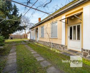 NA PREDAJ: Vidiecky rodinný dom s veľkorysým 50-árovým pozemkom – obec Čierna (okr. Trebišov)