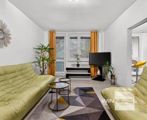 REZERVOVANÉ - Na predaj kompletne zrekonštruovaný 4-izbový byt, 93,30 m2, Lipského ulica, Bratislava-Dúbravka