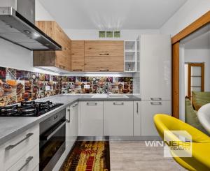 REZERVOVANÉ - Na predaj kompletne zrekonštruovaný 4-izbový byt, 93,30 m2, Lipského ulica, Bratislava-Dúbravka