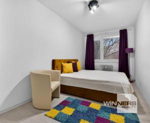 REZERVOVANÉ - Na predaj kompletne zrekonštruovaný 4-izbový byt, 93,30 m2, Lipského ulica, Bratislava-Dúbravka