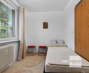 REZERVOVANÉ - Na predaj kompletne zrekonštruovaný 4-izbový byt, 93,30 m2, Lipského ulica, Bratislava-Dúbravka