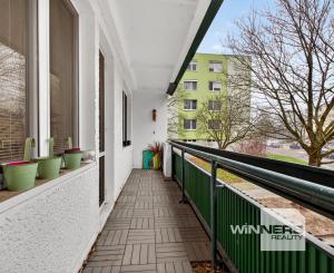 REZERVOVANÉ - Na predaj kompletne zrekonštruovaný 4-izbový byt, 93,30 m2, Lipského ulica, Bratislava-Dúbravka
