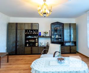 Exkluzívne na predaj rodinný dom s veľkým pozemkom – Sečovce, ul. Mostová