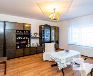 Exkluzívne na predaj rodinný dom s veľkým pozemkom – Sečovce, ul. Mostová