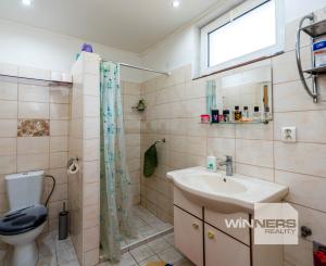 Exkluzívne na predaj rodinný dom s veľkým pozemkom – Sečovce, ul. Mostová