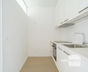 NA PREDAJ NOVOSTAVBA 2-izbový byt 62,38m2 s predzáhradkou, pivnicou a park. státím v projekte Prúdy, ul. Včelárska Trnava