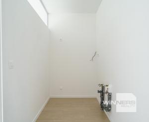 NA PREDAJ NOVOSTAVBA 2-izbový byt 62,38m2 s predzáhradkou, pivnicou a park. státím v projekte Prúdy, ul. Včelárska Trnava