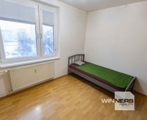 Exkluzívne Vám ponúkame na predaj 3 izbový byt  v Humennom