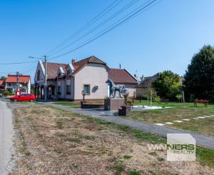 Exkluzívne na predaj budova s obrovským potenciálom v obci Oborín!