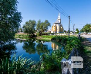 Exkluzívne na predaj budova s obrovským potenciálom v obci Oborín!