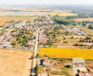 Exkluzívne na predaj budova s obrovským potenciálom v obci Oborín!