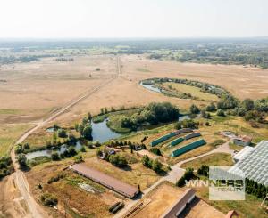 Exkluzívne na predaj budova s obrovským potenciálom v obci Oborín!