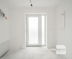 NA PREDAJ KOMPLETNE ZREKONŠTRUOVANÝ 3-podlažný rodinný dom,  Prídavková ulica, Záhorská Bystrica