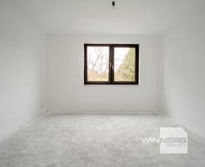 NA PREDAJ KOMPLETNE ZREKONŠTRUOVANÝ 3-podlažný rodinný dom,  Prídavková ulica, Záhorská Bystrica