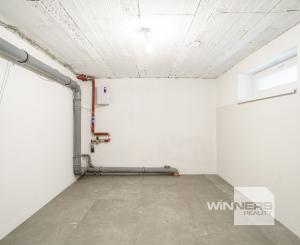 NA PREDAJ KOMPLETNE ZREKONŠTRUOVANÝ 3-podlažný rodinný dom,  Prídavková ulica, Záhorská Bystrica