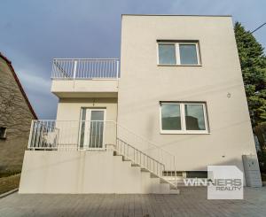 NA PREDAJ KOMPLETNE ZREKONŠTRUOVANÝ 3-podlažný rodinný dom,  Prídavková ulica, Záhorská Bystrica